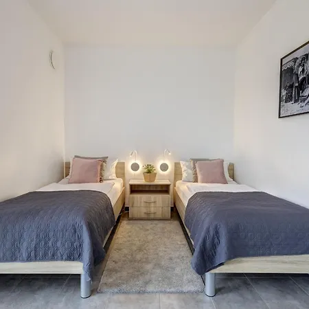 Quartier Goermitz - 41 Inseldomizil 아파트 치노비츠